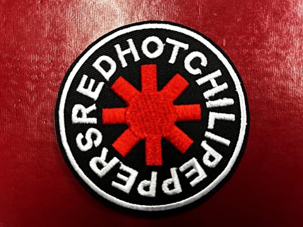 RED HOT CHILI PEPPERS...  Embroidered patch  (alternative)   U.S.A   3943
