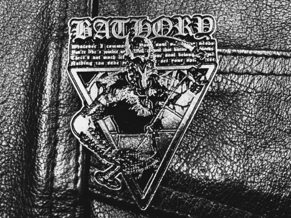 BATHORY...   Metal Pin / Badge  (epic black)  Sweden   114