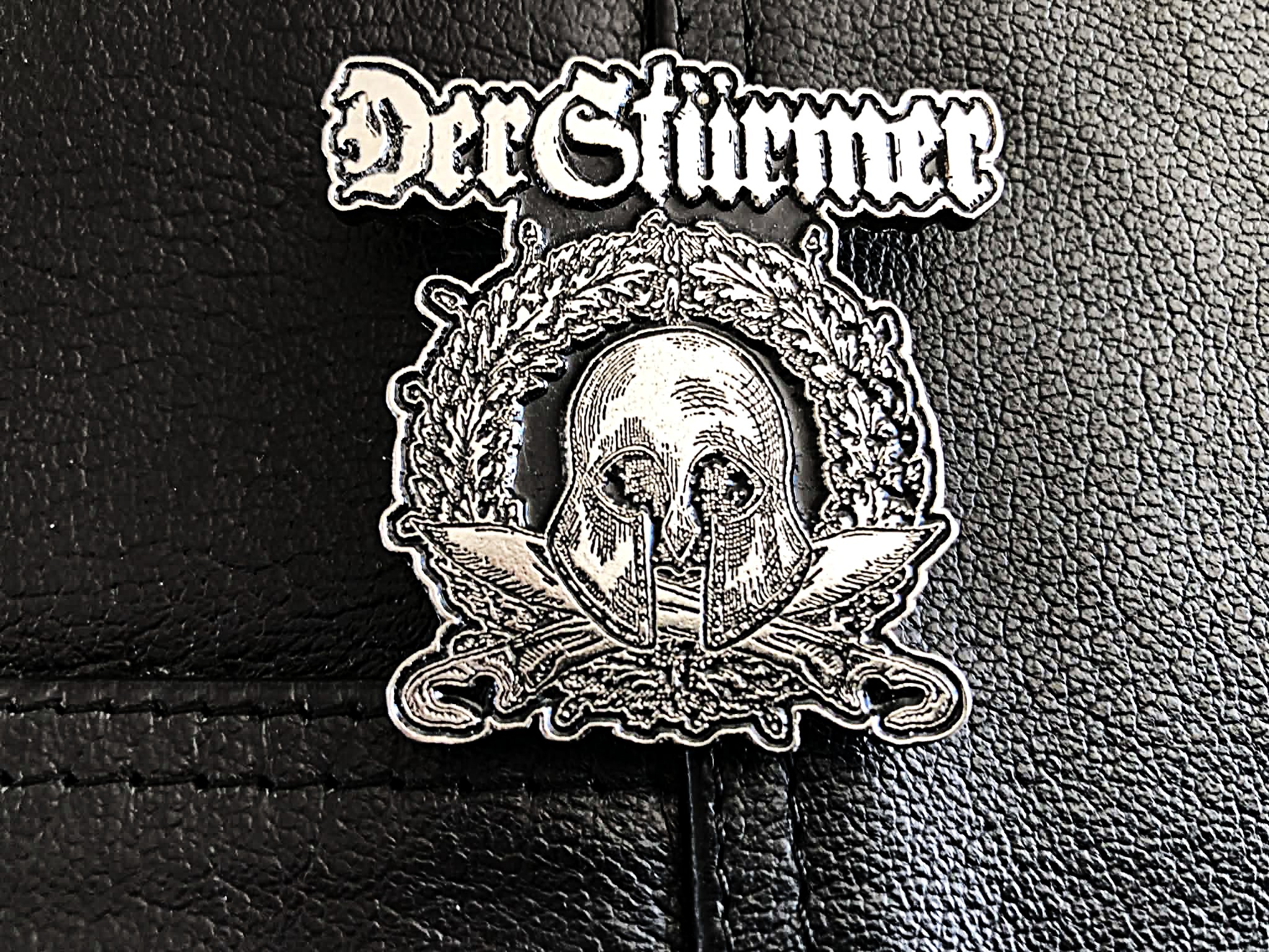 DER STURMER... Metal Pin / Badge (black metal) Greece 734