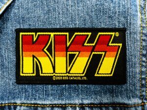 KISS...  Official Woven Patch  (hard rock)   U.S.A   (4180)