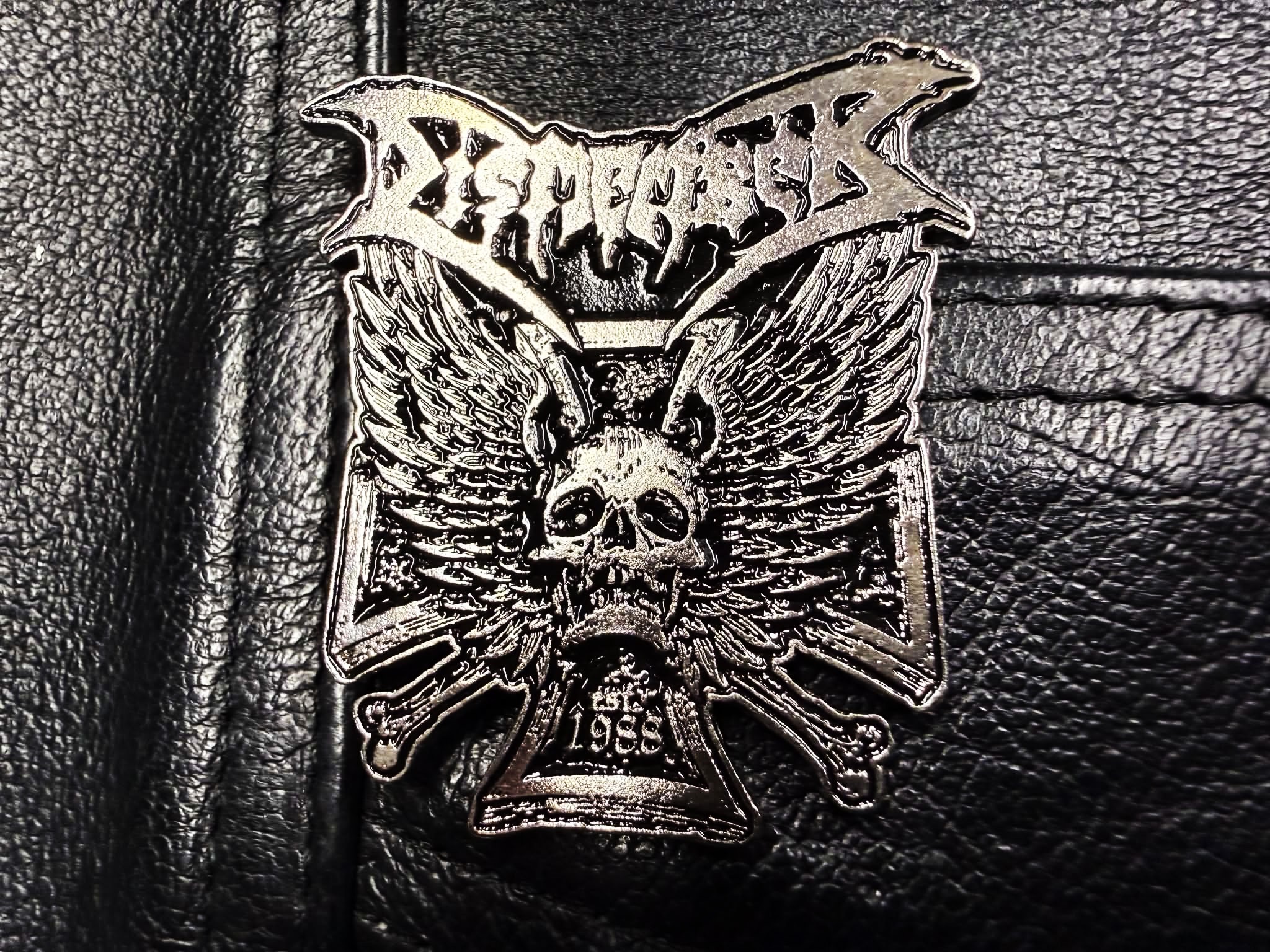 DISMEMBER... Metal Pin / Badge (death metal) Sweden 671